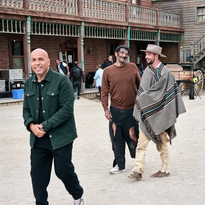 Tout simplement fan : Éric et Ramzy poussent la caméra cachée à l’extrême sur Prime Video