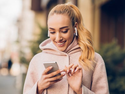 Bon plan : -50€ sur les AirPods d’Apple et leur boitier de recharge chez SFR