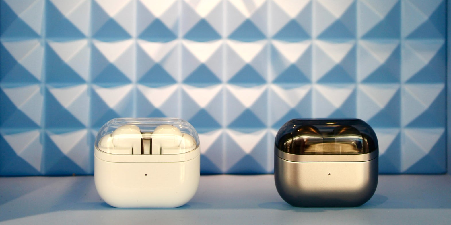 Les Galaxy Buds3 et Buds3 Pro ont droit à une nouvelle mise à jour qui les rend encore plus performants.