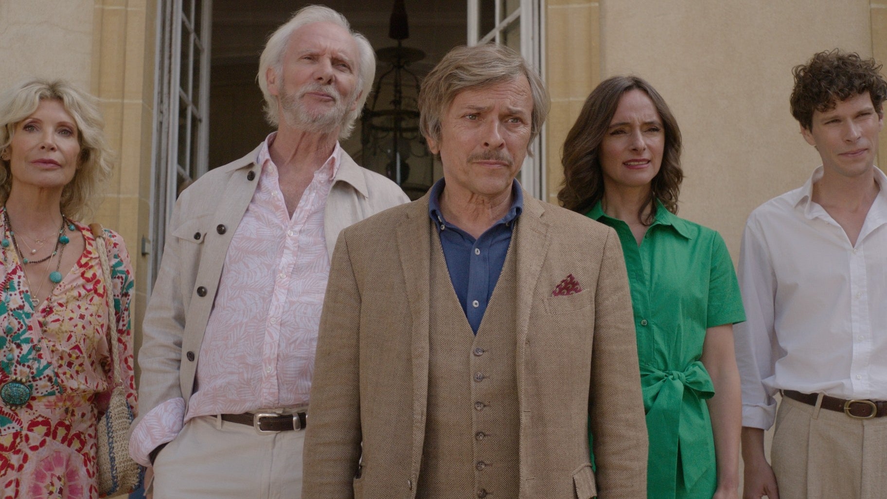 Un film où deux familles vont comprendre que tout les oppose alors que leurs enfants doivent se marier ensemble.