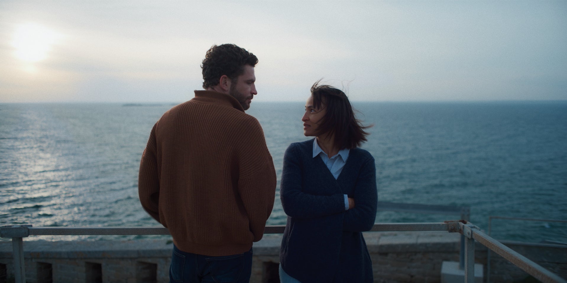 Arnaud Valois et Léonie Simaga dans la série ''LT-21'', à voir sur OCS.