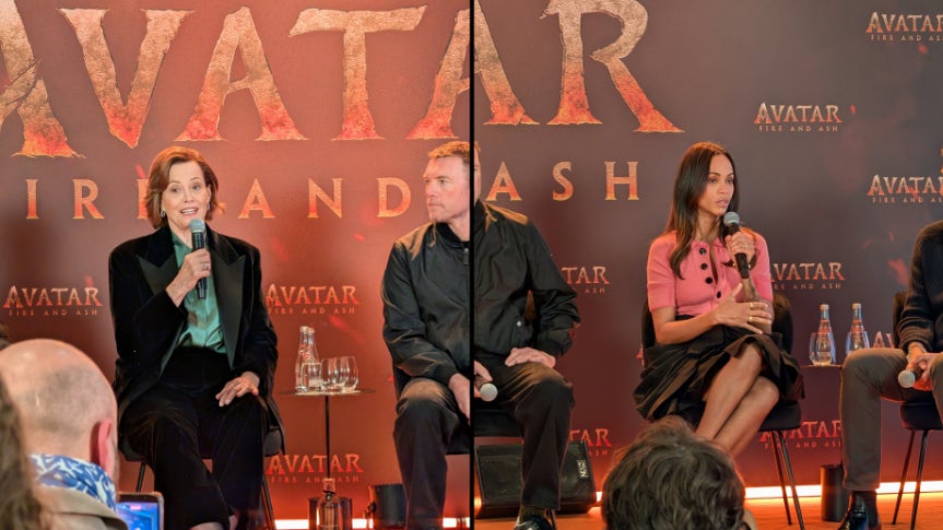 Sigourney Weaver et Zoe Saldana durant la conférence de presse à Paris