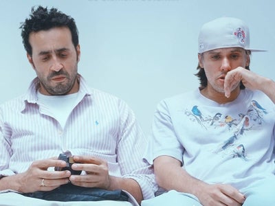 F*ckin' Fred, comme un léopard : le documentaire déjanté avec Jonathan Cohen arrive sur Prime Video