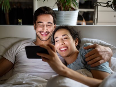 SFR TV 8 : comment regarder la télé sur son smartphone ?