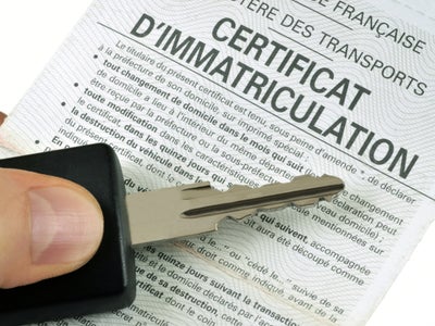 Comment avoir sa carte grise sur son smartphone ?