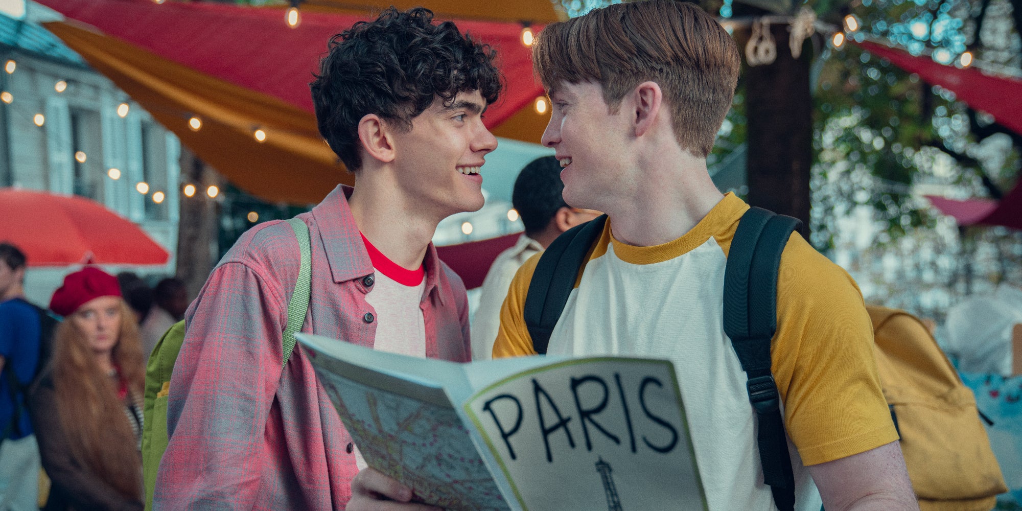 Nick et Charlie vont partir en voyage scolaire à Paris dans la saison 2 de "Heartstopper".