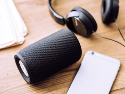 Quelles sont les meilleures enceintes portables à moins de 100€ ?