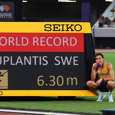 Duplantis : le perchiste bat un nouveau record du monde aux Mondiaux d'Athlétisme 2025