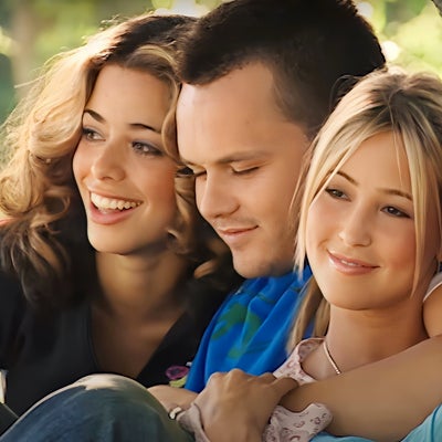 Marqué par une mort tragique, S Club 7 revient avec un nouveau single