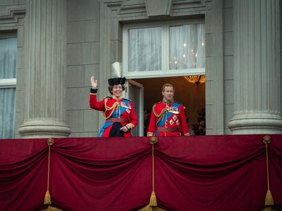 The Crown : première image d’Imelda Staunton en reine Élisabeth II