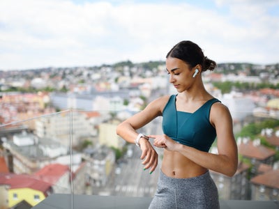 Comment coupler sa montre connectée avec ses écouteurs ?
