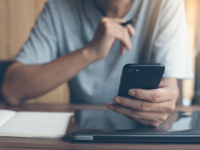 Confinement : l'attestation sur smartphone ne passe pas, finalement