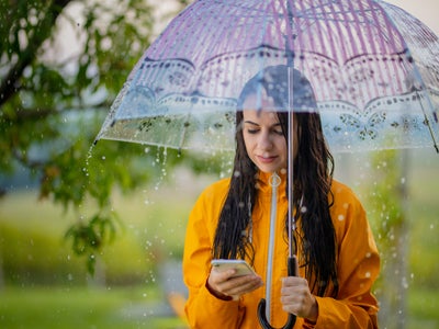 Toucher adaptatif : bientôt une fonctionnalité pour utiliser son smartphone sous la pluie ?