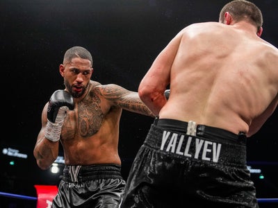 Boxe : Tony Yoka signe avec le promoteur Frank Warren et Queensberry Promotions