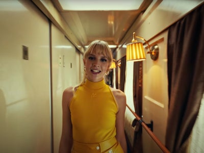 Angèle est de retour avec un clip inédit, et bientôt un nouvel album