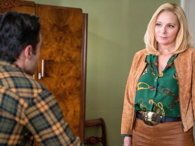 Retrouvez Kim Cattrall dans Filthy Rich sur Disney+