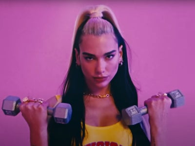La science révèle qu'écouter Dua Lipa est idéal pour faire du sport