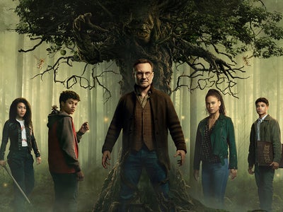 Les Chroniques de Spiderwick : la série fantastique avec Christian Slater arrive sur SYFY