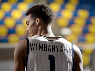 Victor Wembanyama se dévoile dans UN1QUE sur Canal+