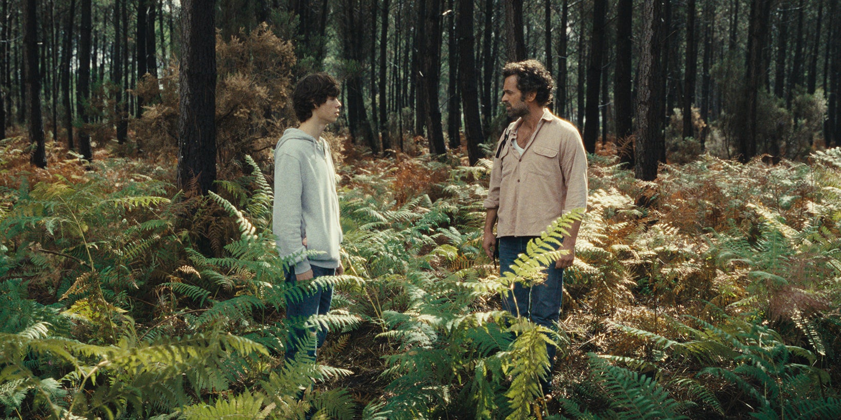 Paul Kircher et Romain Duris dans "Le Règne animal" de Thomas Cailley, disponible dès maintenant en VOD chez SFR. 