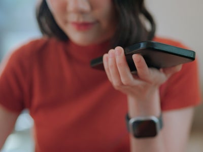 Google Traduction va vous permettre de traduire de façon plus naturelle dans différents tons