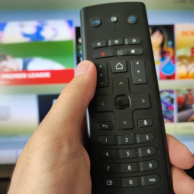 Que pouvez-vous faire avec la commande vocale SFR ?