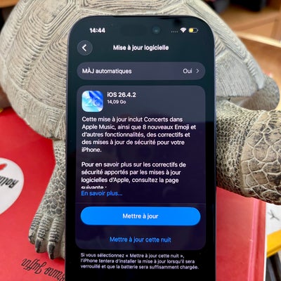 iOS 26.4.2 : Apple corrige une faille de sécurité découverte par le FBI