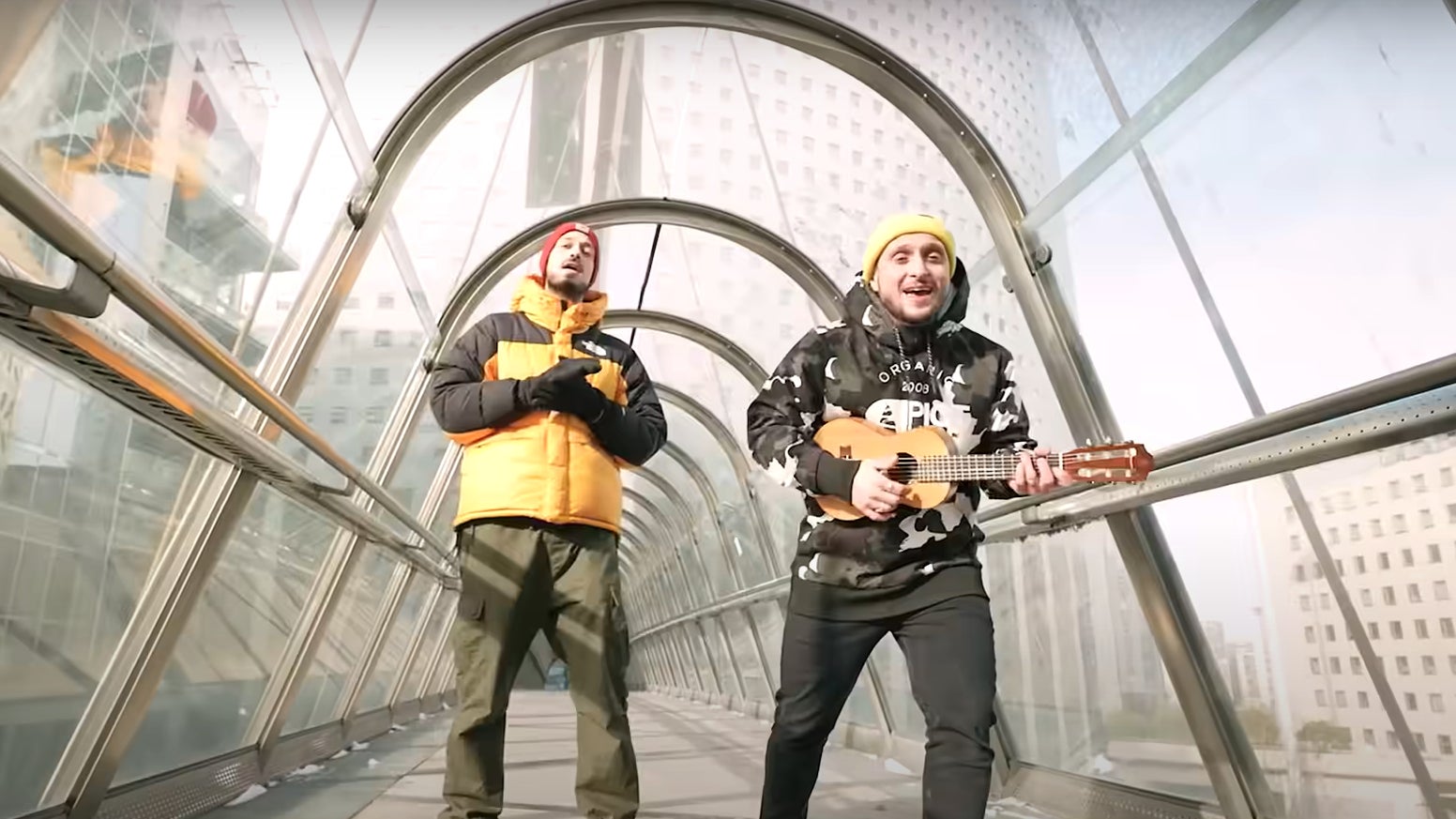 McFly et Carlito : le clip sur les gestes barrières qui cartonne | SFR ...