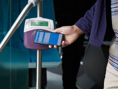 Comment utiliser le Pass Navigo Liberté+ sur smartphone ?