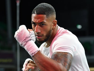 Le boxeur français Tony Yoka se paie le soigneur de... Rocky !