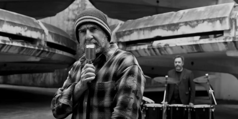 Éric Cantona a dévoilé "The Friends We Lost", son premier single