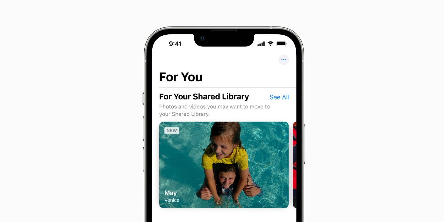 Parmi les nouveautés d'iOS 16.1 : la Photothèque partagée iCloud, pour partager facilement vos plus beaux souvenirs avec vos proches.