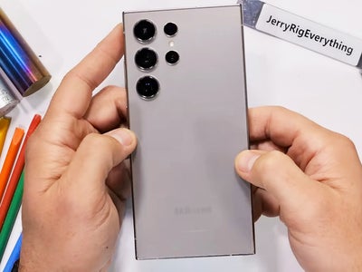 Le Samsung Galaxy S24 Ultra passe un test (extrême) de résistance