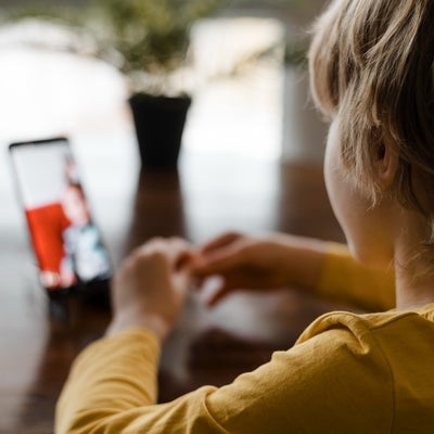 WhatsApp accessible aux moins de 13 ans : comment bien accompagner son enfant ?