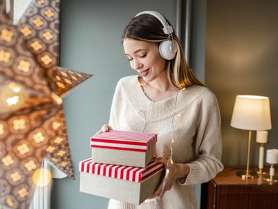 Bons plans de Noël : 5 idées de cadeaux dans le rayon des accessoires audio