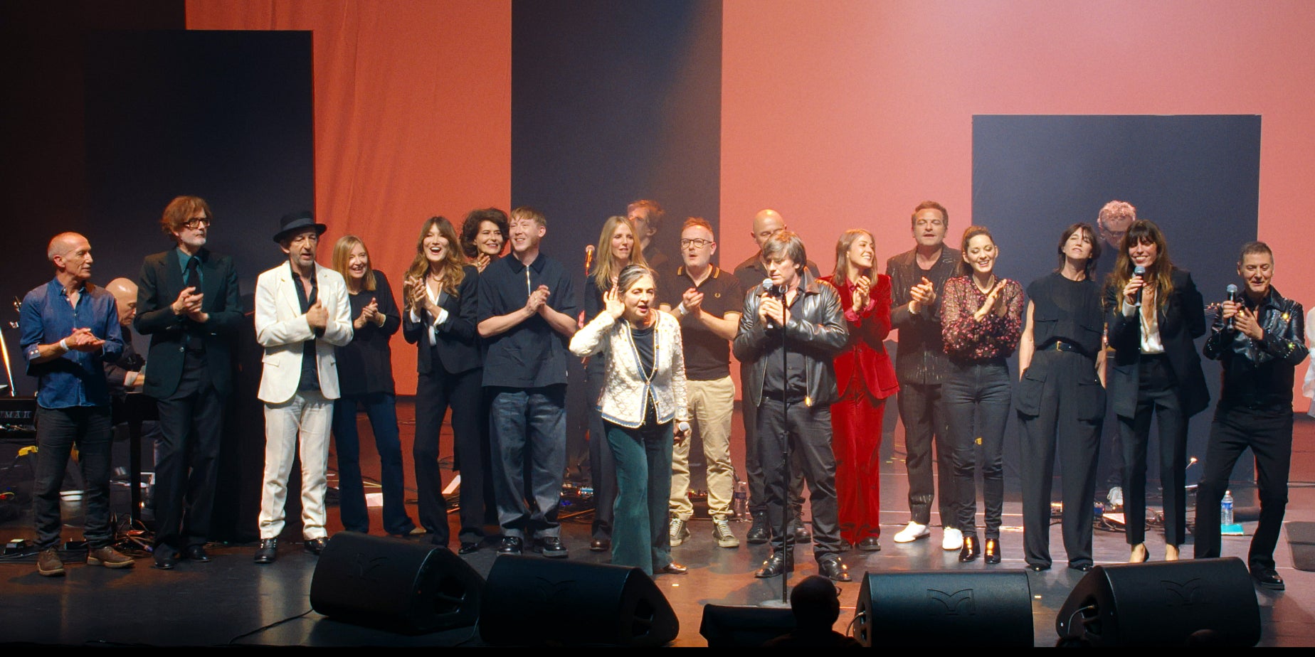 Les artistes réunis sur la scène de l'Olympia (Paris) pour le concert-hommage ''Jane Birkin by Friends'', à (re)découvrir sur Canal+.