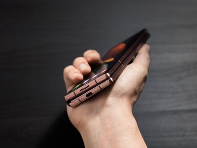 Le Samsung Galaxy Z Fold 2 inspiré d'un aspirateur ?