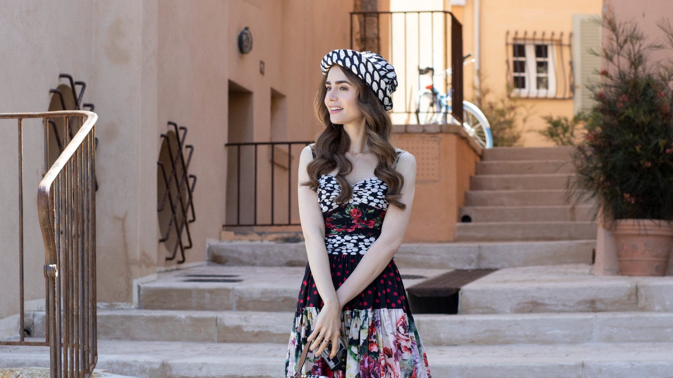 Emily in Saint-Tropez- un peu plus bling-bling que Martine à la Plage