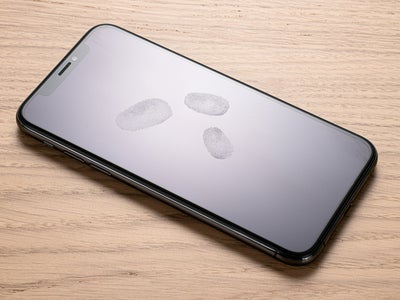 Bientôt des écrans de smartphones autonettoyants ?