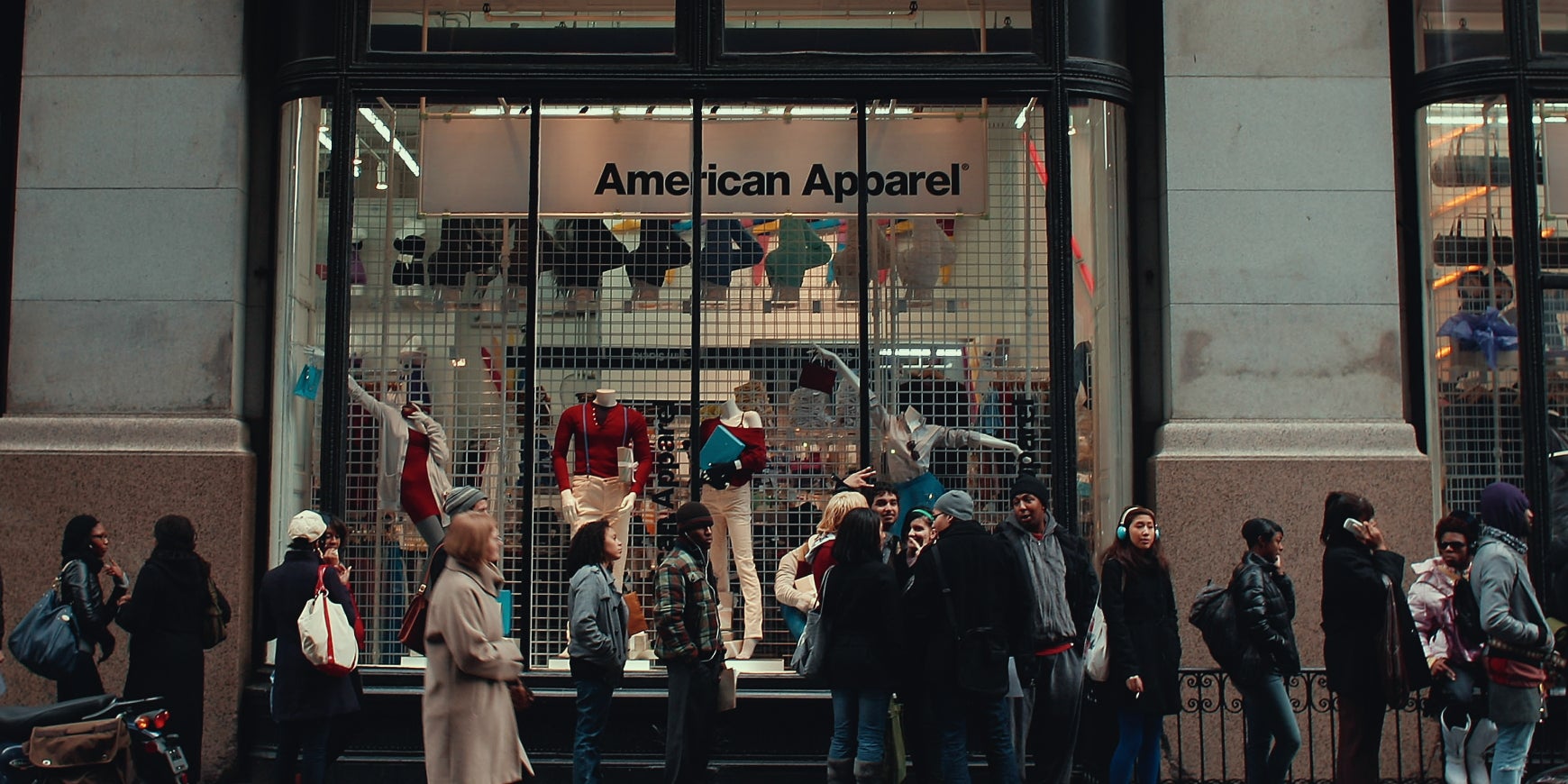 Netflix dévoile ''Chaos d’anthologie : Sur l’autel d’American Apparel'', documentaire sur l'ancien patron de la marque américaine.