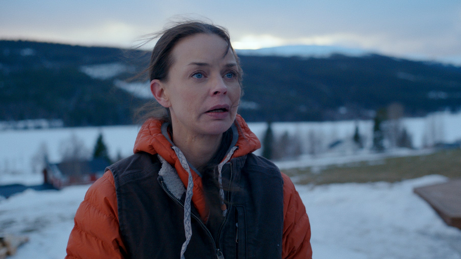 Agnes Kittelsen incarne Marion (la femme de Johan) dans la série "Meurtres à Åre" sur Netflix. 