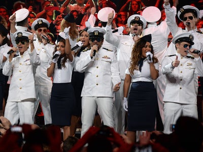 Les meilleurs hymnes des Enfoirés en 5 clips