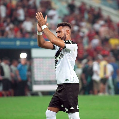 Dimitri Payet : Canal+ consacre un documentaire sur l’aventure du footballeur au Brésil