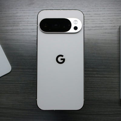 Bon plan de Noël : un pack Google Pixel 10 + Fitbit Charge 6 à petit prix chez SFR