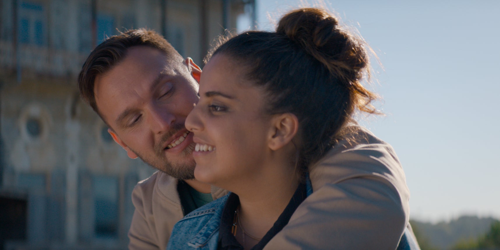 Inès Reg et Kévin Debonne sont à l'affiche du film Je te veux, moi non plus sur Amazon Prime Video