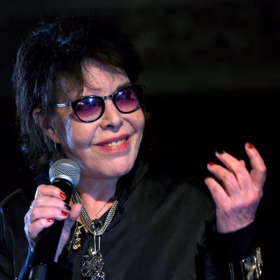 Entre les boums et les bangs, cinq infos sur la chanteuse Dani