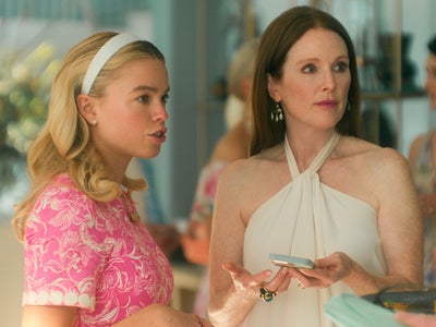 Sirens sur Netflix : la fin expliquée de la série avec Julianne Moore