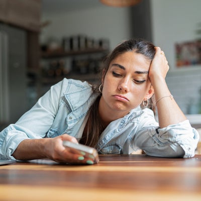 Comment lutter contre les spams vocaux et SMS indésirables ?