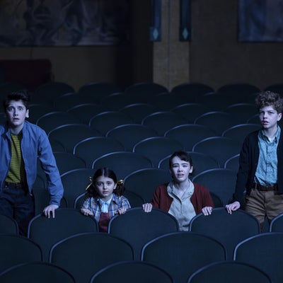 Ça - Bienvenue à Derry : quand sortira la série préquelle de la saga horrifique ?