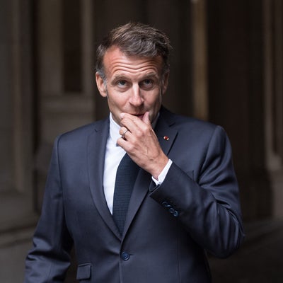 Piégée par un faux Emmanuel Macron généré à l'IA, elle perd 10 000 euros